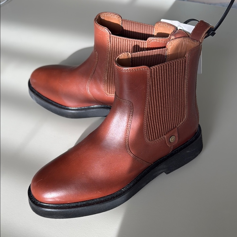 Barbour Delfina Chelsea Boots us6.5 women New